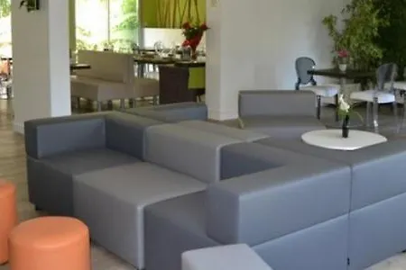 Le Massena 3* Λε Κανέ