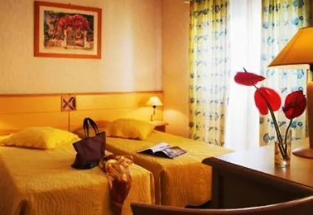 Le Massena Aparthotel 3*