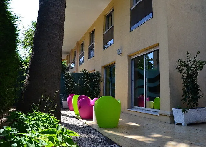 Le Massena 3* 勒卡内